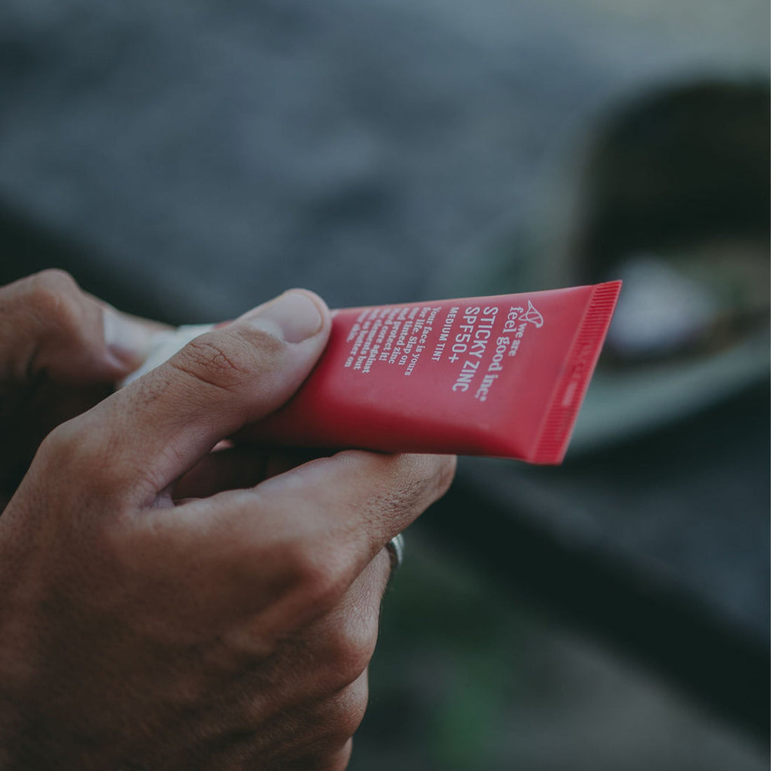 Sticky Zinc SPF50+ application detail